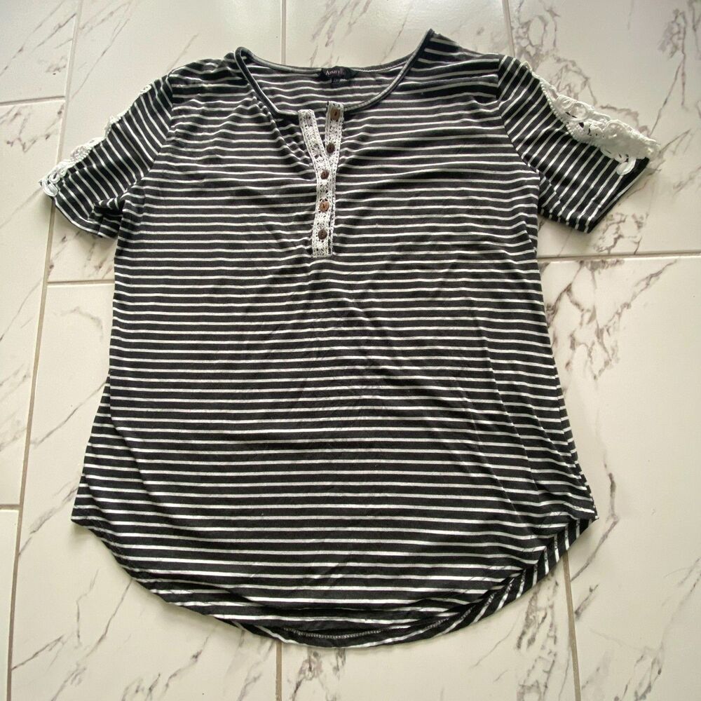 Amaryllis Womens 2X Black White Striped Short Sleeve Henley Top Lace Trim